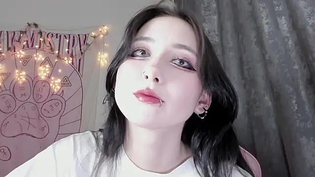 Holy420lolii online show from 10/25/25, 06:35