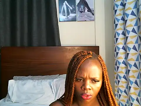 Snapshot of pay_tience chatting on 06/25/26, 02:11 pay tience online show from 06/25/26, 02:11
