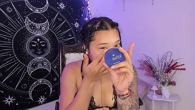 Eva Lee  online show from 02/13/26, 08:54