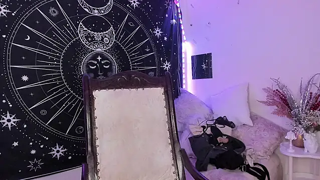 Eva Lee  online show from 02/18/26, 08:54