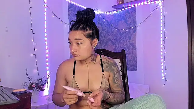 Eva Lee  online show from 02/27/26, 09:20