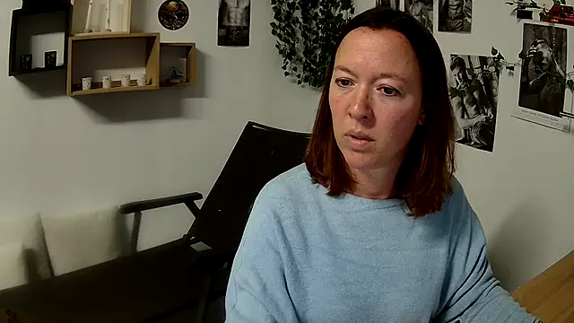 Snapshot of AnyaKrey@xh chatting on 12/14/24, 02:21 AnyaKreyxh online show from 12/14/24, 02:21