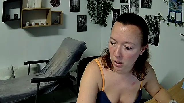 Snapshot of AnyaKrey@xh chatting on 01/04/25, 02:56 AnyaKreyxh online show from 01/04/25, 02:56