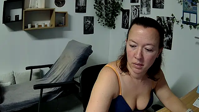 Snapshot of AnyaKrey@xh chatting on 01/15/25, 06:19 AnyaKreyxh online show from 01/15/25, 06:19