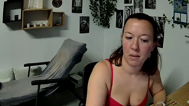 Snapshot of AnyaKrey@xh chatting on 01/21/25, 06:55 AnyaKreyxh online show from 01/21/25, 06:55