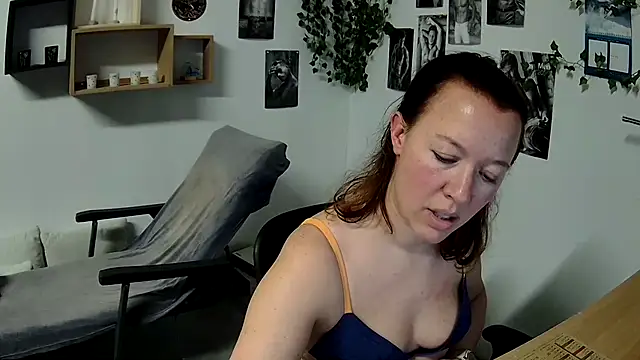 Snapshot of AnyaKrey@xh chatting on 02/09/25, 06:16 AnyaKreyxh online show from 02/09/25, 06:16