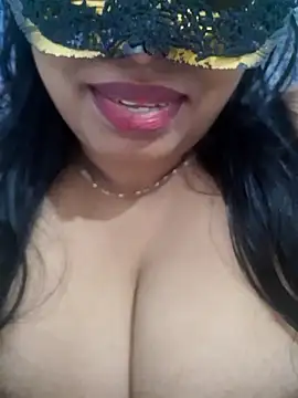 Snapshot of chubby_wife chatting on 10/02/25, 03:46 chubby wife online show from 10/02/25, 03:46