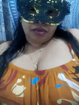 Snapshot of chubby_wife chatting on 10/21/25, 04:30 chubby wife online show from 10/21/25, 04:30