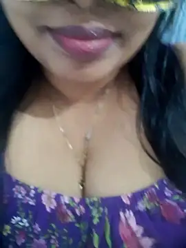 Snapshot of chubby_wife chatting on 10/22/25, 04:35 chubby wife online show from 10/22/25, 04:35