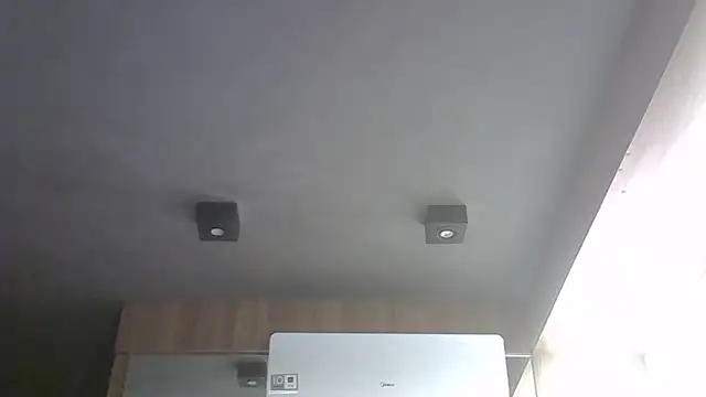 Snapshot of Skinny-Kitten chatting on 04/18/26, 03:32 Skinny-Kitten online show from 04/18/26, 03:32