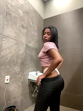 Snapshot of ATENEA_SEXXXY chatting on 11/12/25, 07:57 ATENEA SEXXXY online show from 11/12/25, 07:57