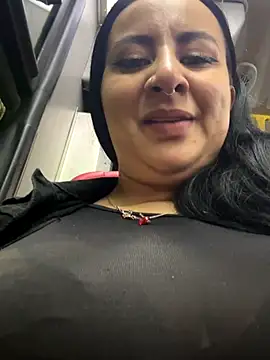 Abril Luv online show from 10/22/25, 01:06