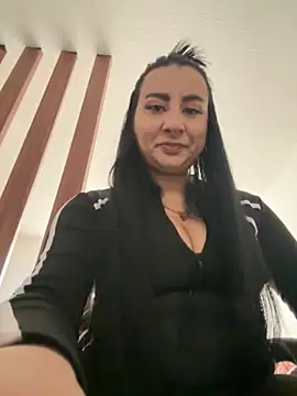 Abril Luv online show from 11/19/25, 01:22