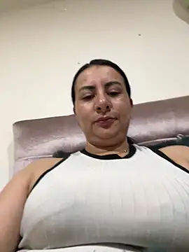 Abril Luv online show from 03/25/26, 01:44