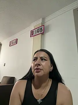 Abril Luv online show from 04/15/26, 01:18