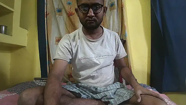 Snapshot of Cute_boy2000 chatting on 03/09/25, 12:53 Cute boy2000 online show from 03/09/25, 12:53