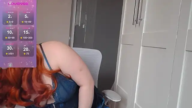 FluffyRainbowKity online show from 10/31/25, 11:11