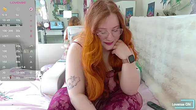 Snapshot of FluffyRainbowKity chatting on 06/14/26, 08:27 FluffyRainbowKity online show from 06/14/26, 08:27