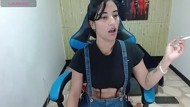 Snapshot of _nathaly_sweet chatting on 12/27/24, 08:28 nathaly sweet online show from 12/27/24, 08:28