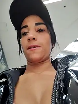 Snapshot of _nathaly_sweet chatting on 09/15/25, 05:13 nathaly sweet online show from 09/15/25, 05:13