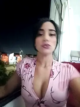 Snapshot of _nathaly_sweet chatting on 10/19/25, 04:35 nathaly sweet online show from 10/19/25, 04:35