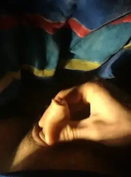 Snapshot of Adamvarga0318 chatting on 01/24/25, 04:37 Adamvarga0318 online show from 01/24/25, 04:37