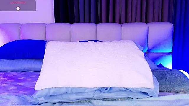 Snapshot of sweetieluna01 chatting on 01/09/26, 08:54 sweetieluna01 online show from 01/09/26, 08:54