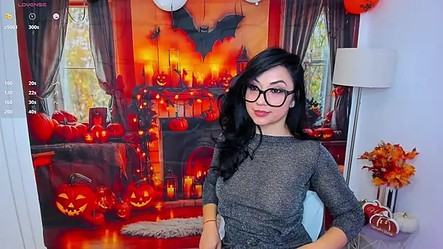 Snapshot of Christall_StarXX chatting on 10/21/25, 07:47 Christall StarXX online show from 10/21/25, 07:47