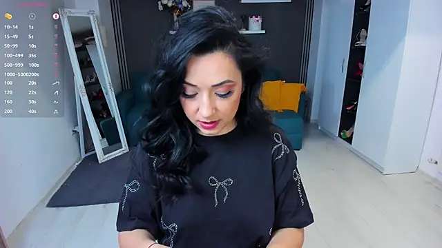 Snapshot of Christall_StarXX chatting on 11/26/25, 08:43 Christall StarXX online show from 11/26/25, 08:43