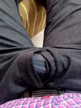 adicma123 online show from 11/18/25, 09:14