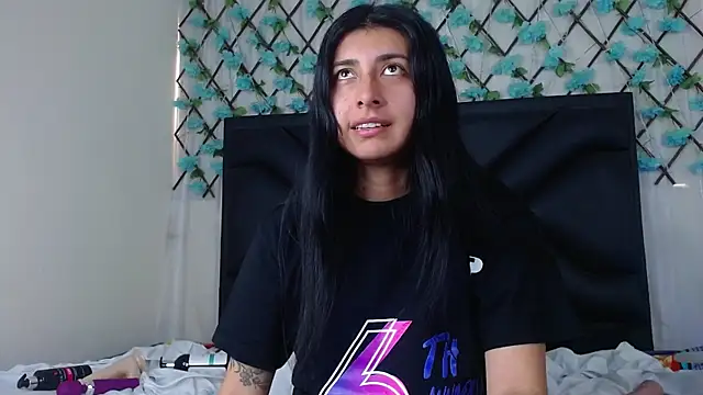 EmmaWilliamss online show from 11/26/25, 03:24