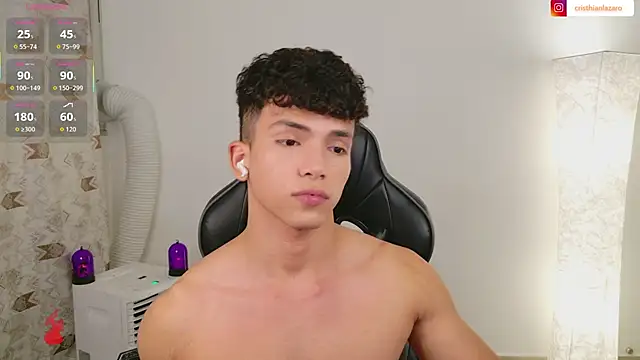 Snapshot of DannyMaximoff chatting on 10/30/25, 01:51 DannyMaximoff online show from 10/30/25, 01:51