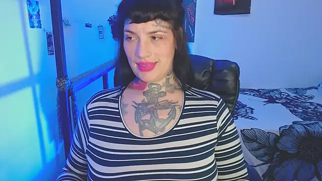 Snapshot of VampGirl1 chatting on 12/05/24, 05:28 VampGirl1 online show from 12/05/24, 05:28