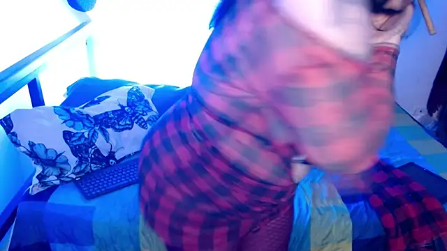 Snapshot of VampGirl1 chatting on 12/18/25, 12:00 VampGirl1 online show from 12/18/25, 12:00