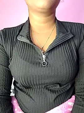 Snapshot of ANGE-MOU chatting on 01/18/25, 10:06 ANGE-MOU online show from 01/18/25, 10:06