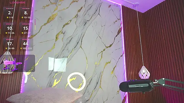 Snapshot of haylie_ chatting on 03/08/25, 09:40 haylie online show from 03/08/25, 09:40