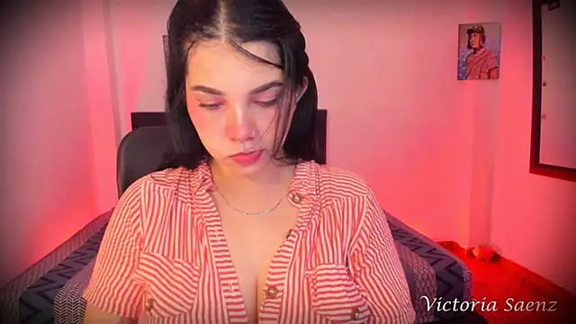 Snapshot of victoriaasaenz_ chatting on 10/03/25, 12:51 victoriaasaenz online show from 10/03/25, 12:51