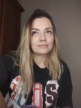 KrissSexi online show from 12/05/25, 05:09