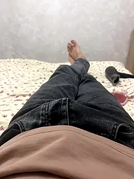 Snapshot of mihaixxx1 chatting on 10/22/25, 03:12 mihaixxx1 online show from 10/22/25, 03:12