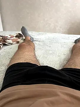 Snapshot of mihaixxx1 chatting on 11/13/25, 11:31 mihaixxx1 online show from 11/13/25, 11:31