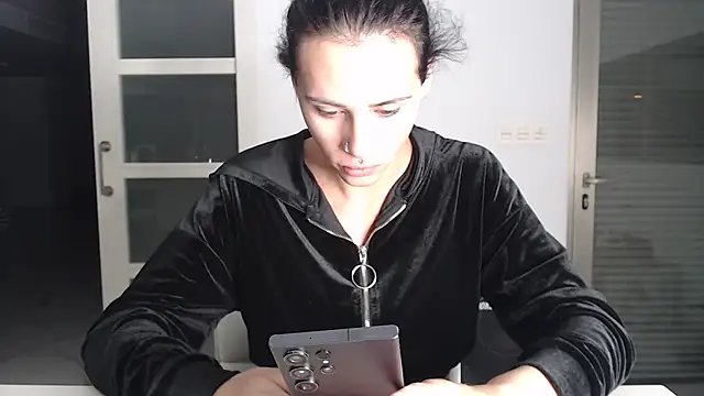 Gianina-Ts online show from 02/05/25, 06:13