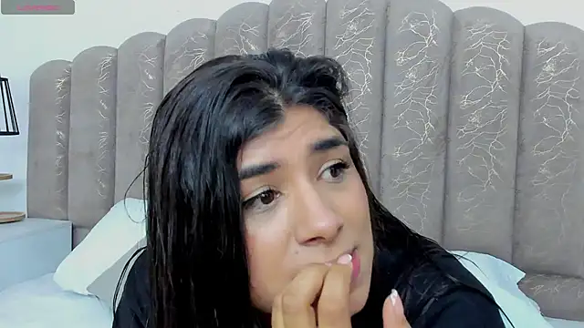 ZiaCalifa online show from 12/19/25, 11:17