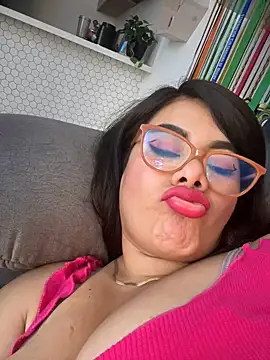 Snapshot of Insane_Issa chatting on 02/18/25, 06:37 Insane Issa online show from 02/18/25, 06:37