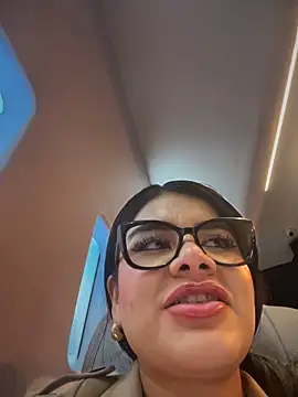 Snapshot of Insane_Issa chatting on 03/05/25, 01:42 Insane Issa online show from 03/05/25, 01:42