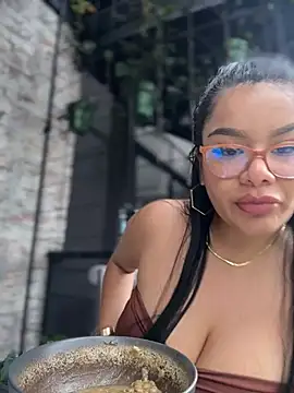 Snapshot of Insane_Issa chatting on 02/08/26, 07:06 Insane Issa online show from 02/08/26, 07:06