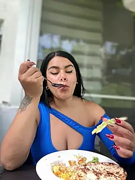 Snapshot of Insane_Issa chatting on 02/09/26, 04:11 Insane Issa online show from 02/09/26, 04:11