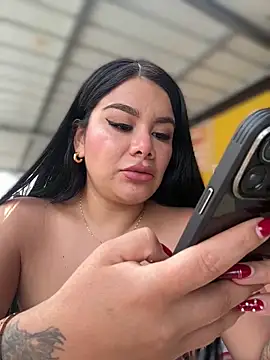 Snapshot of Insane_Issa chatting on 02/10/26, 04:11 Insane Issa online show from 02/10/26, 04:11