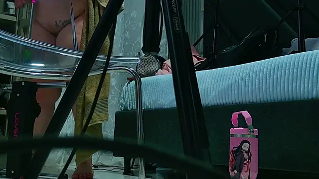 NathaxaLeans online show from 11/17/25, 12:22