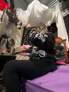 SummerBlueMoon online show from 01/07/26, 03:31