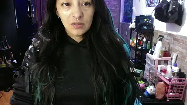 Snapshot of AngelaQueen_ chatting on 06/11/26, 07:56 AngelaQueen online show from 06/11/26, 07:56